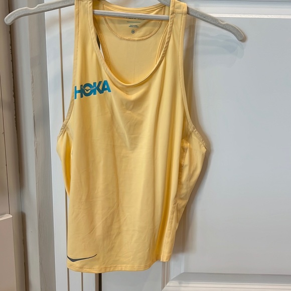 Hoka One One Tops - Hoka sports bra tank